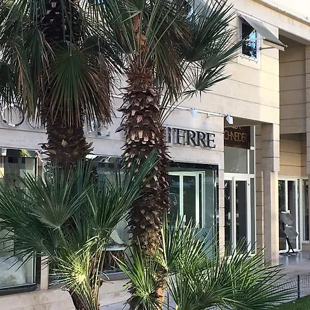 2 Pièces Climatisé - Superbe Piscine&wifi- Cœur De Ville - Résidence Schneider - 500 M Rue D'antibes&plages *